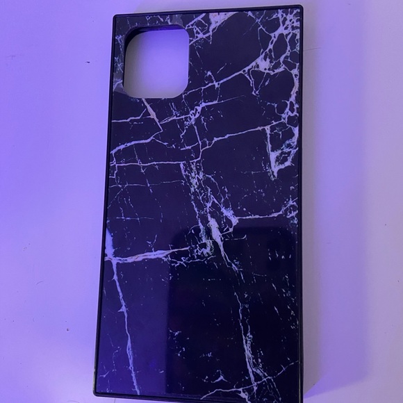 Black squares iPhone 11 phone case. - Picture 4 of 4
